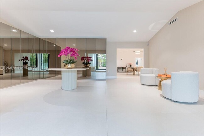 Foto del edificio - 7300 SW 77th Ave