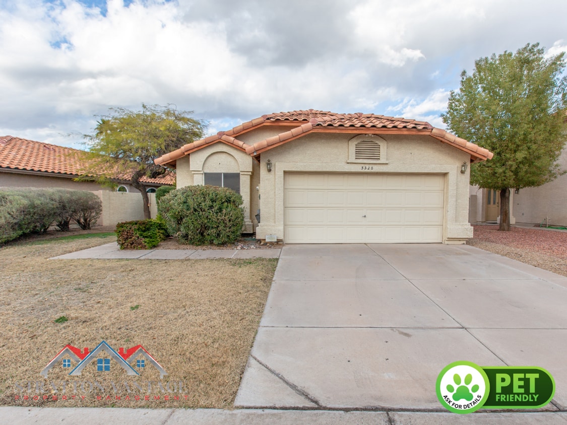 Photo - 3320 W Golden Ln - 3BR, 2BA - Loop 101/Ray
