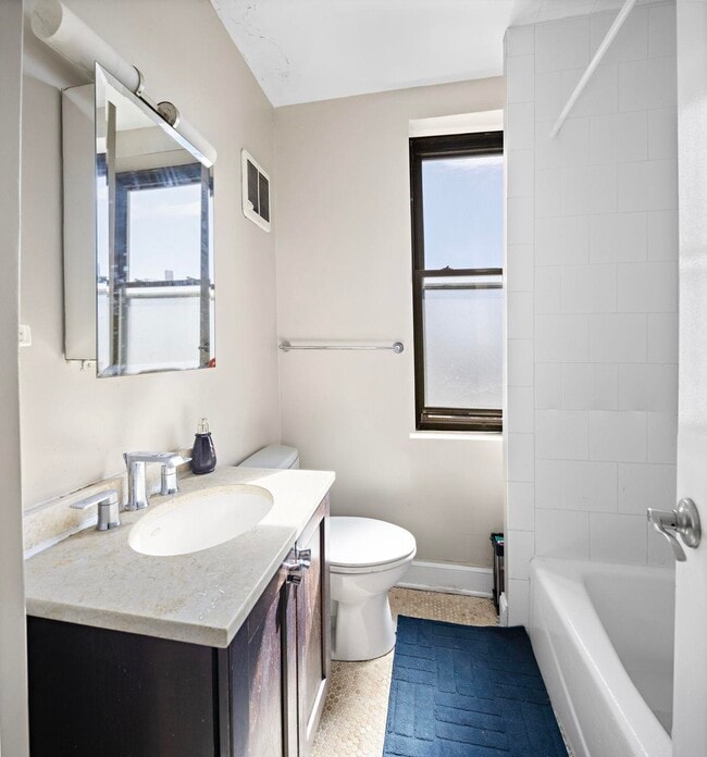 Building Photo - 151 SIP Ave