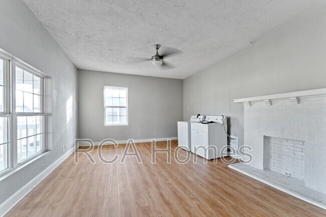 Foto del edificio - 2956 Ruckle St