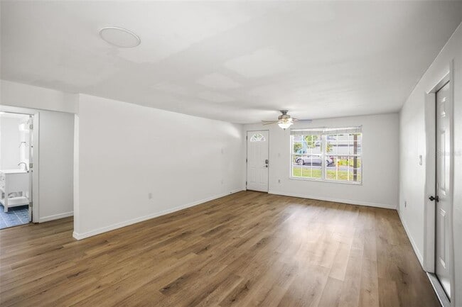 Foto del edificio - 2955 Bay View Dr