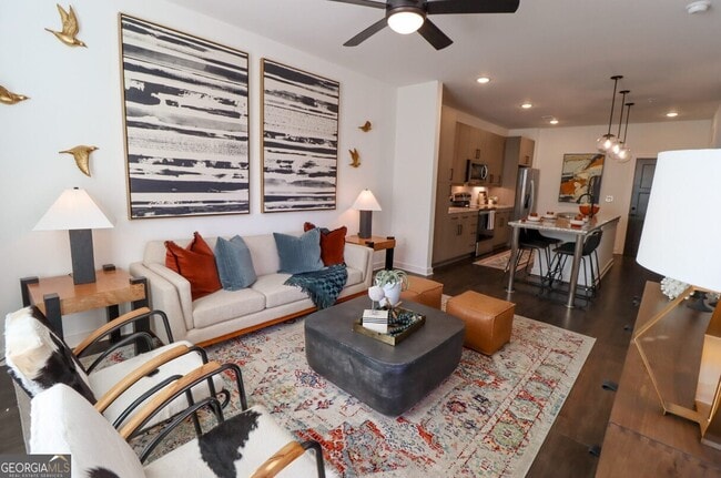 Foto del edificio - 305 Collins Industrial Way