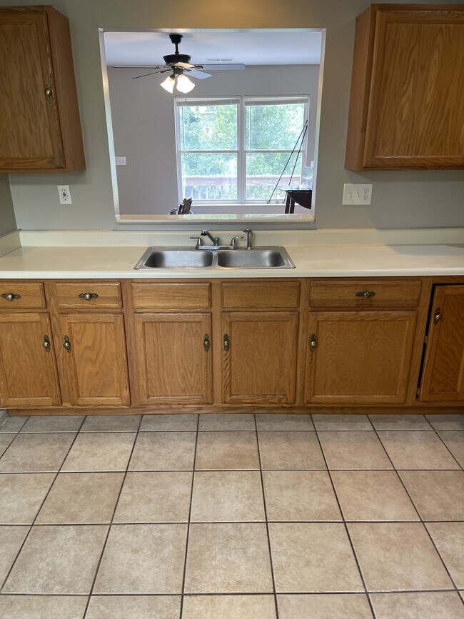 Foto del edificio - 6320 E Miami River Rd