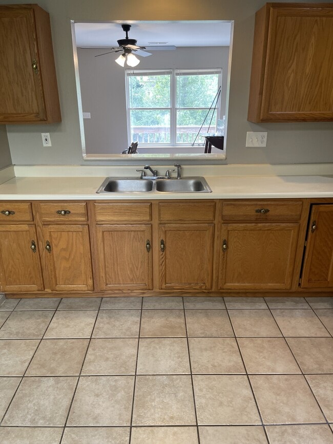 Building Photo - 6320 E Miami River Rd