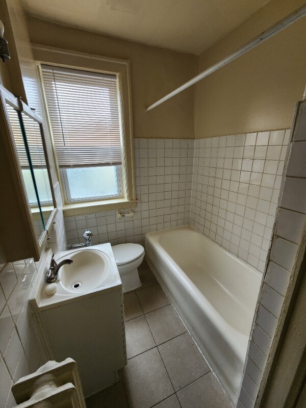 Building Photo - 15805 Baylis St