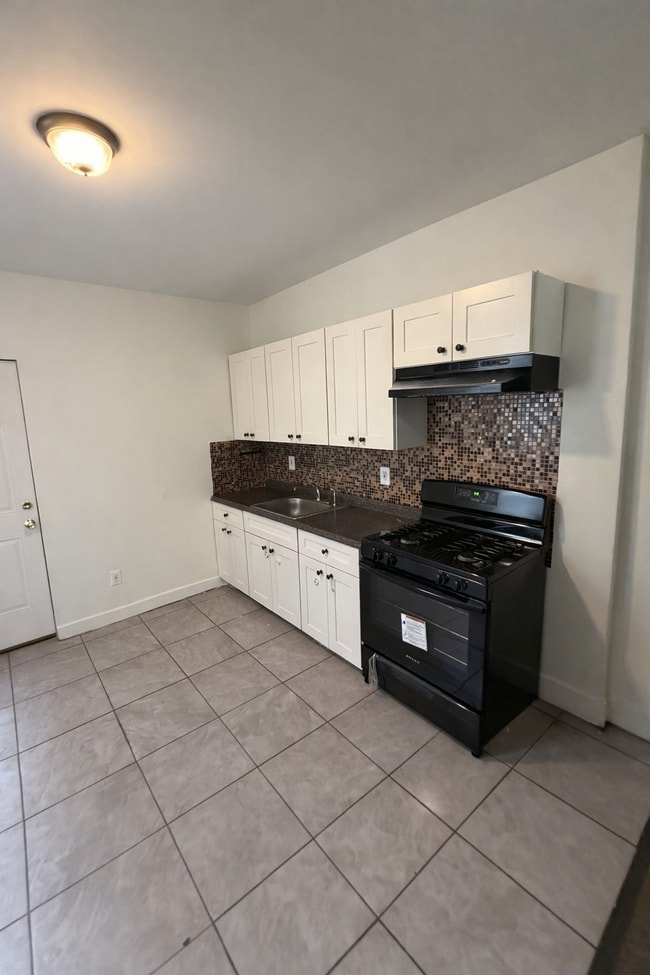 Building Photo - 52 N Dewey St