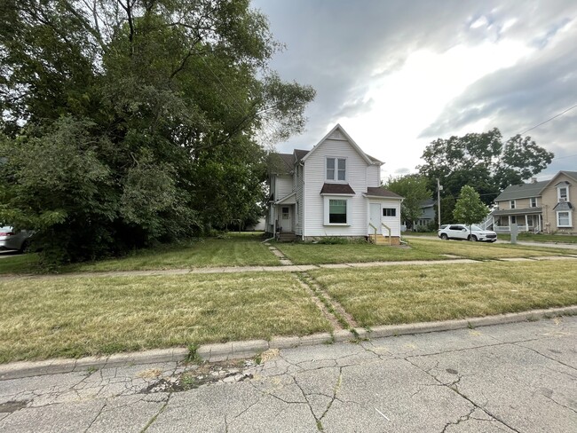 756 Elm St, Beloit, WI 53511 - House Rental in Beloit, WI | Apartments.com