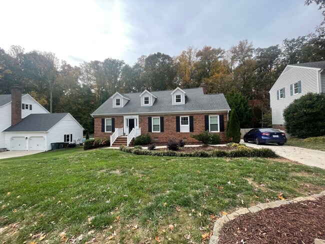 Foto del edificio - Spacious 4 Bedroom near Guilford College