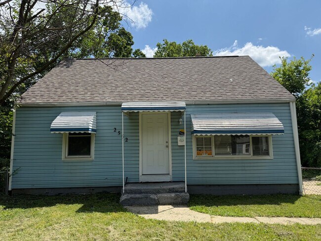 Building Photo - 2552 Renwood Pl