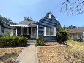 Building Photo - 722 Lakey St