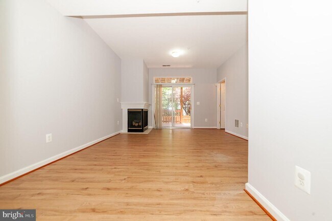 Foto del edificio - 8267 Phelps Lake Ct