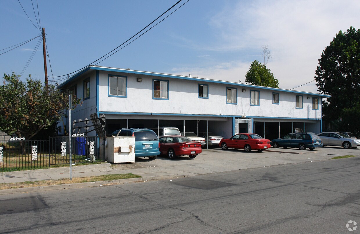 Building Photo - 280 W 23rd St