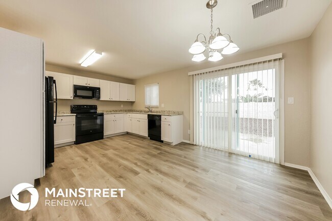 Foto del edificio - 15248 N 36th St