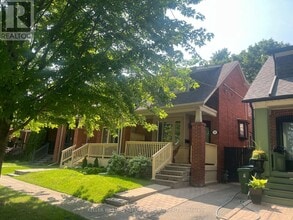 Building Photo - 335 Roehampton Ave