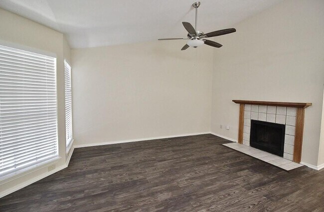 Building Photo - 403 Liberty Pl