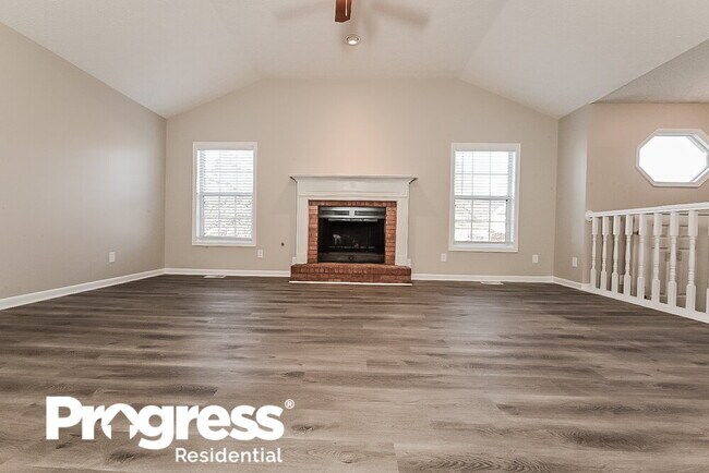 Foto del edificio - 543 Whaleys Lake Dr