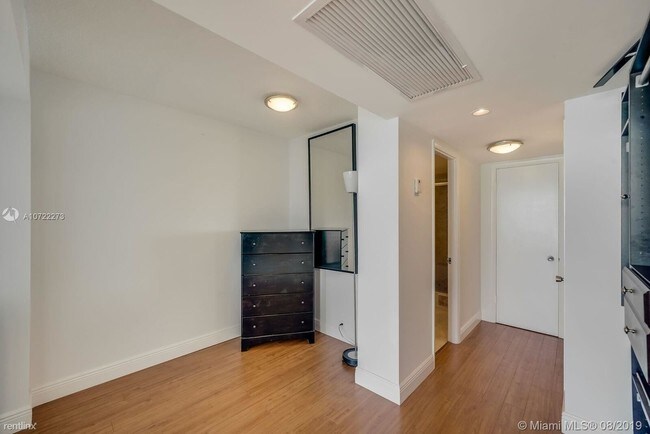 Building Photo - 5555 Collins Ave