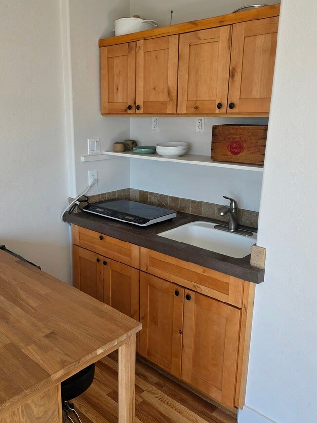 Foto del edificio - 1059 NW Saginaw Ave