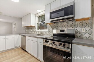 Building Photo - 143 E Longs Peak Ave