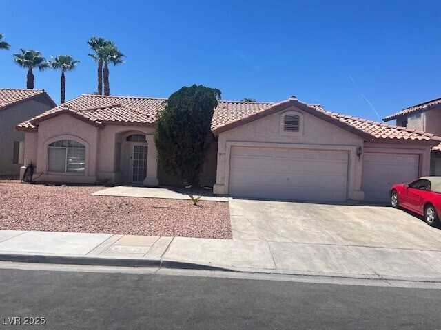 Foto principal - 7335 Falcon Rock Dr