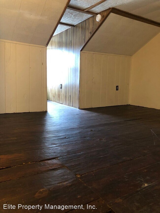 Building Photo - 2 br, 1 bath House - 133 N Penn Street