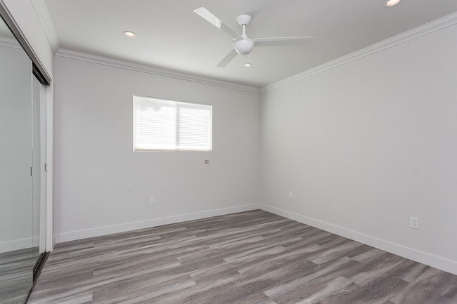 Building Photo - 1519 Winona Blvd