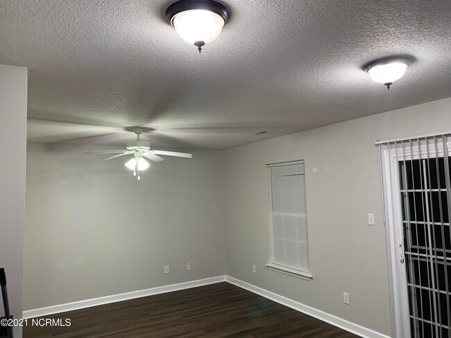 Building Photo - 4153 Brook Creek Ln