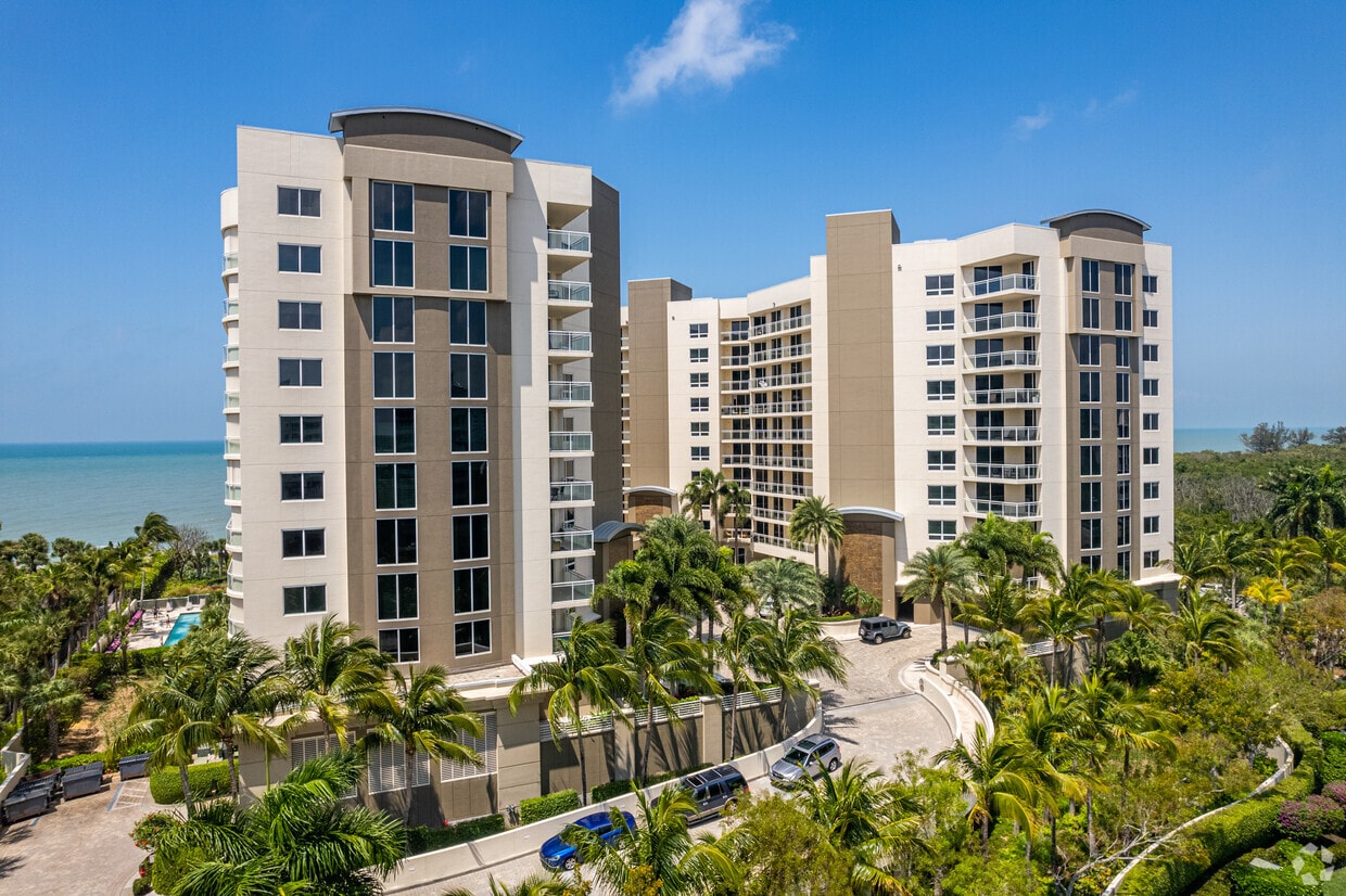 Moraya Bay Apartments in Naples, FL