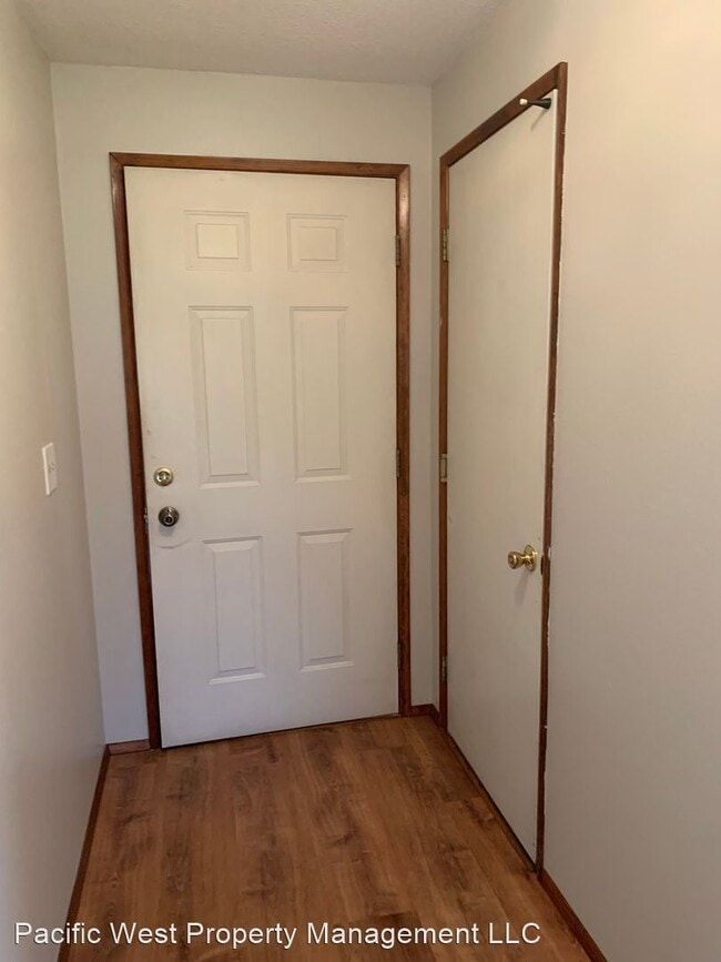 Building Photo - 3 br, 2 bath House - 1315 SE 135th Ave.