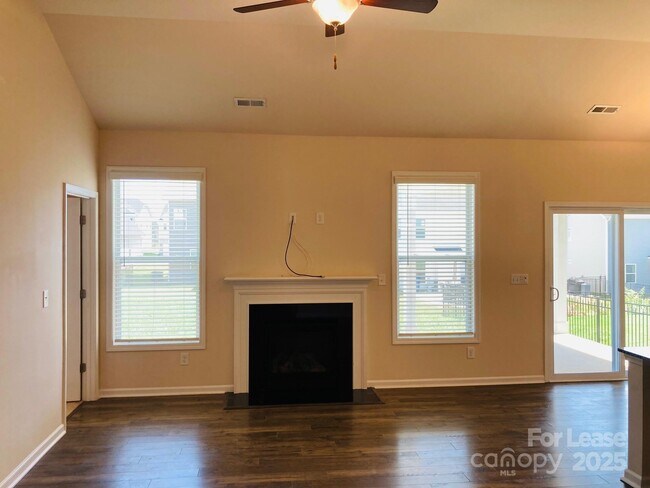 Building Photo - 4534 Dover Ct