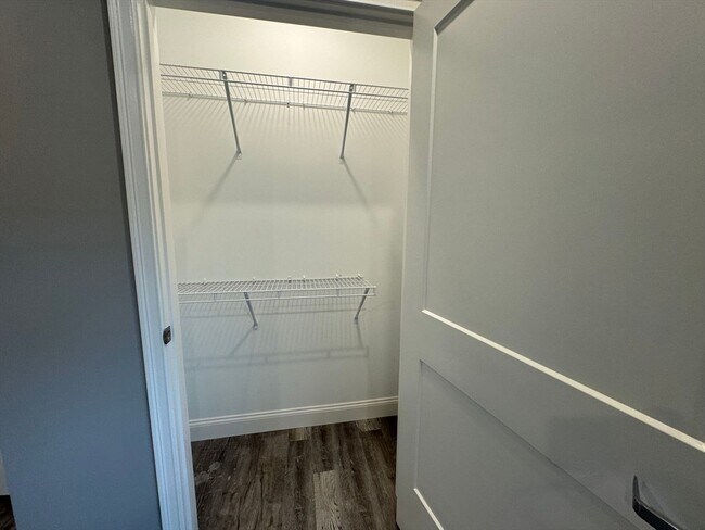 Building Photo - 650 Beach St