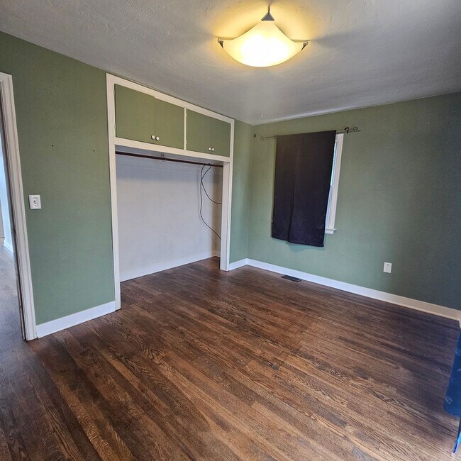 Foto del edificio - Updated 3-Bedroom Home with Large Deck & Storage