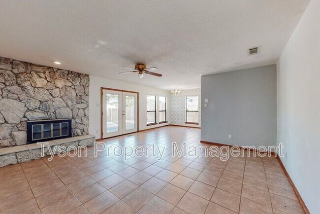 Foto del edificio - 7305 Mayflower Rd NE