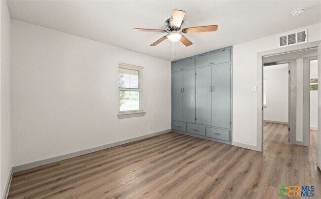 Foto del edificio - 2901 W Avenue B