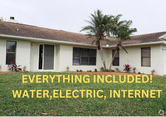 Building Photo - 607 SW Lucero Dr