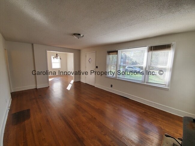 Building Photo - 2509 Park Ln
