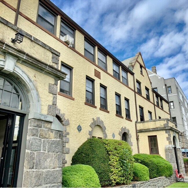 Foto del edificio - 263 Drake Ave