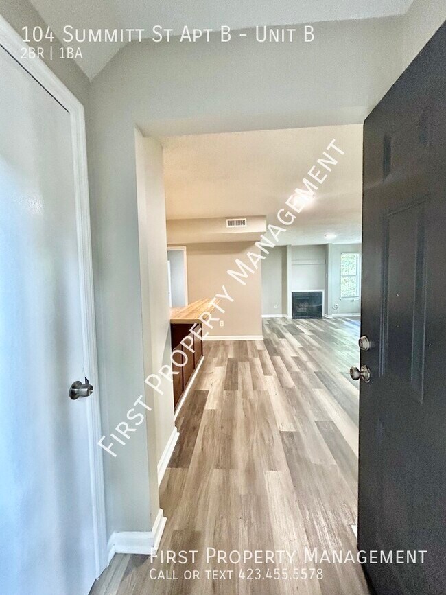 Building Photo - Rossville 2Bed/1Bath: Central AC & Laundry...