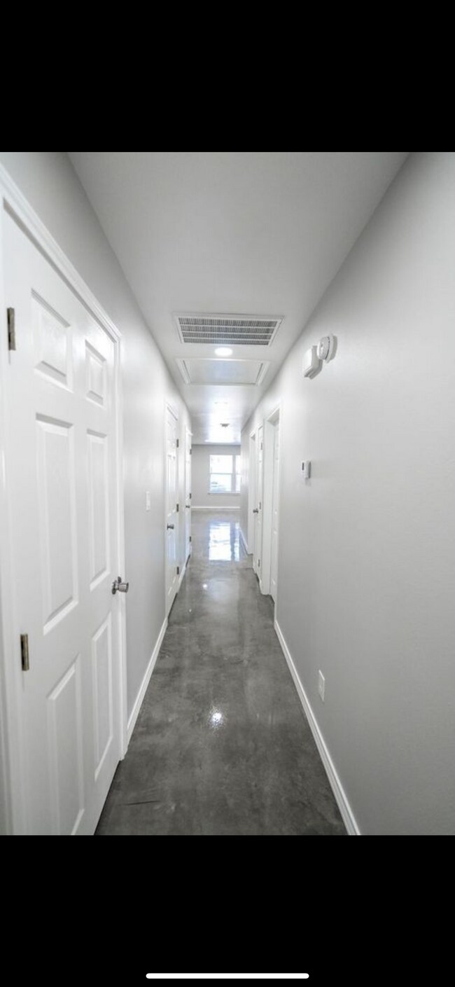 Foto del edificio - 1313 Dolph St