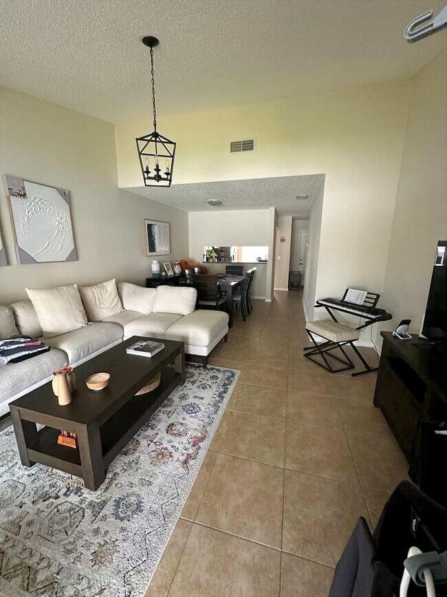 Foto del edificio - 134 Oakwood Dr