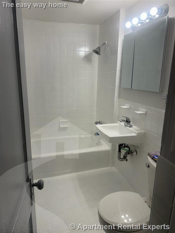 Building Photo - 103 Arlington St