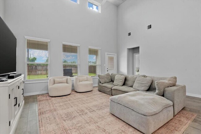 Foto del edificio - 15815 Eastern Meadowlark Wy
