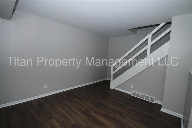 Building Photo - Must See 2 Bedroom-FDL