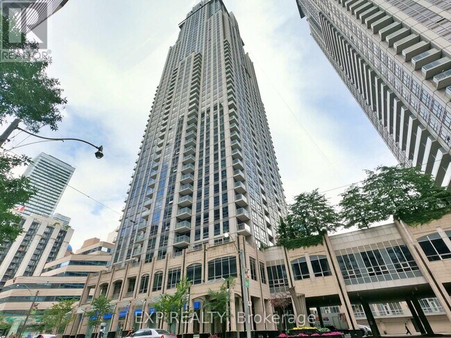 Building Photo - 761 Bay St.