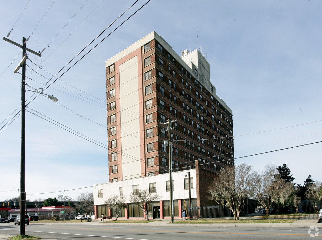 Foto del edificio - Joseph Floyd Manor