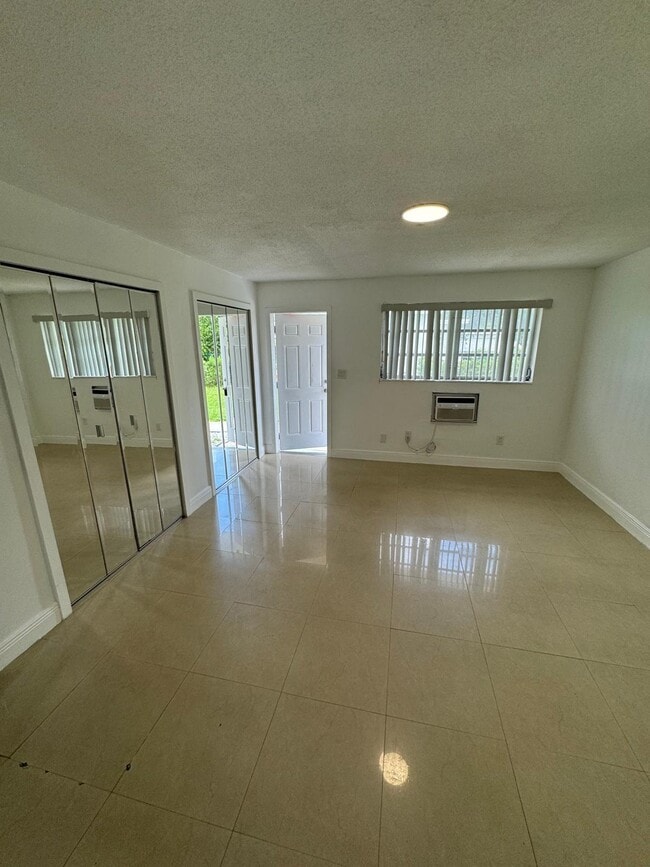 Foto del edificio - 512 SW 2nd St