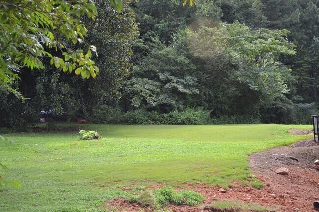 Building Photo - 1375 Nelms Dr