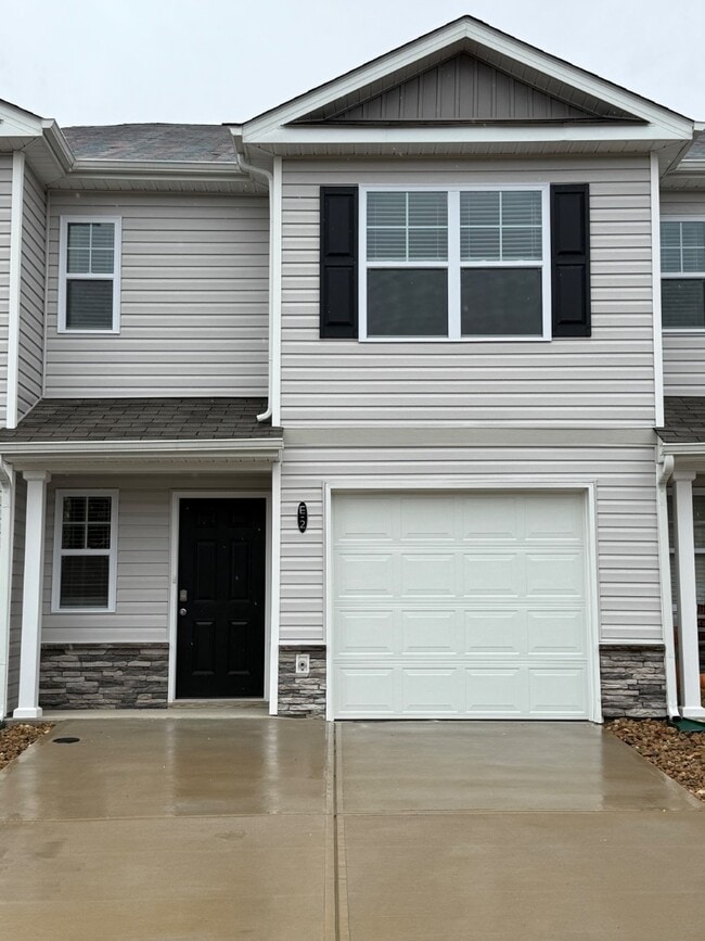 Building Photo - 115 Raceday Center Dr