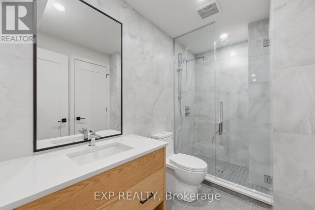 Building Photo - 514 Roosevelt Ave