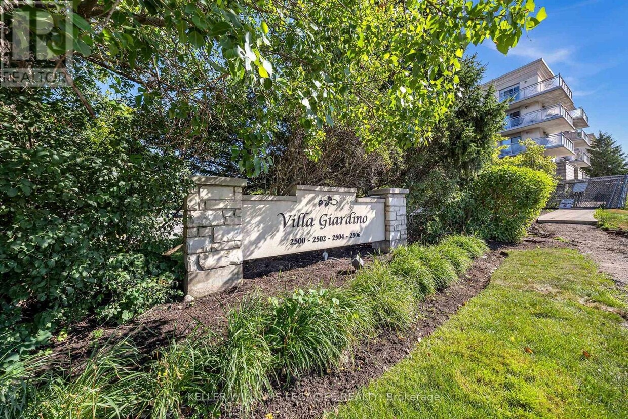 Photo principale - 2500 Rutherford Rd